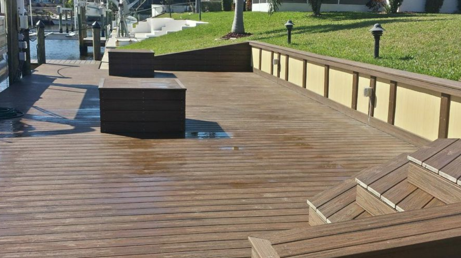 260 TREX DOCK WITH ROPE HANDRAIL